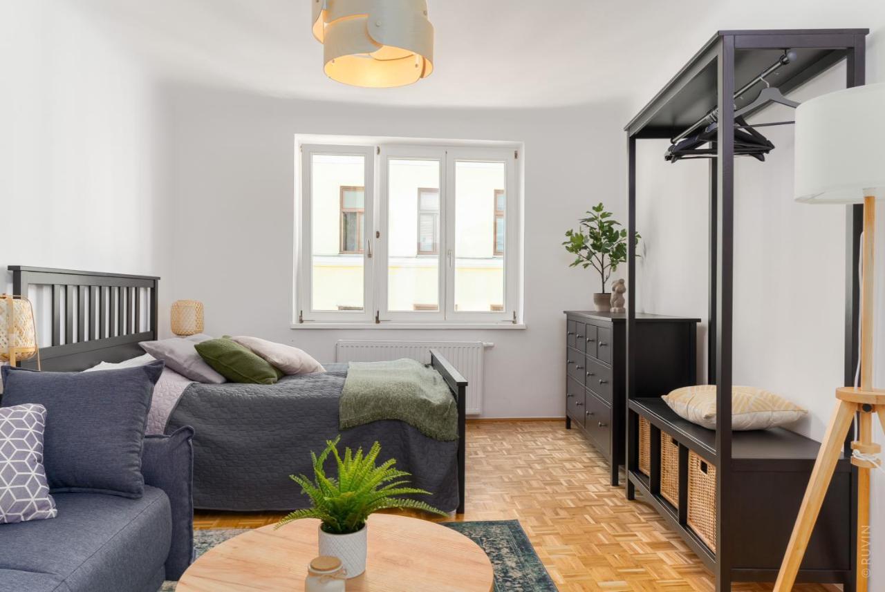 King Bed Home, 3 Bed Rooms, Perfect For Long Term Stay Bécs Kültér fotó